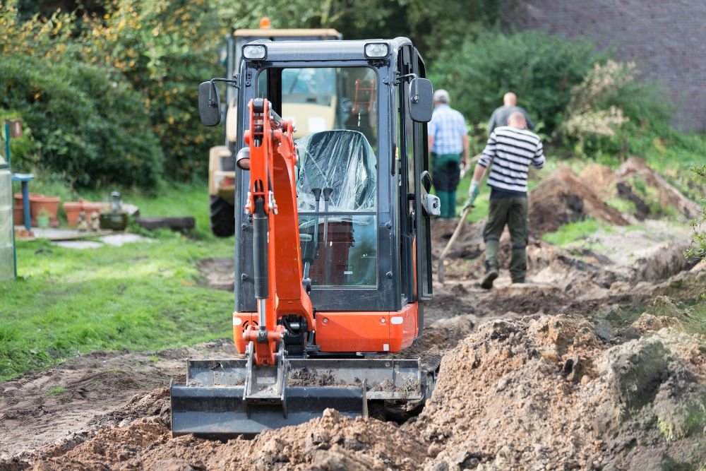Surrey Digger Services - Mini Digger