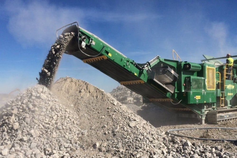Surrey Digger Services - Concrete crushing
